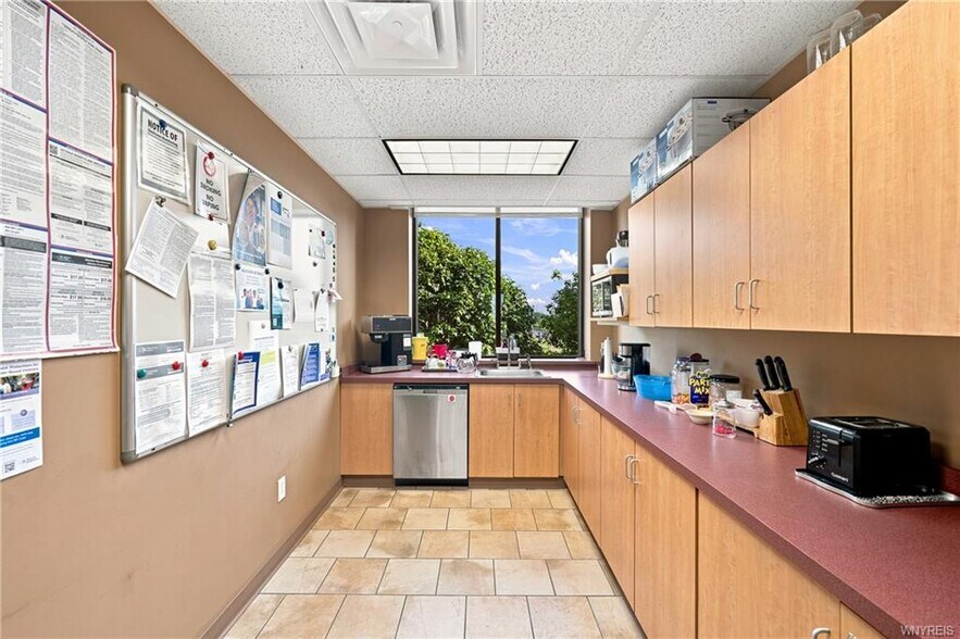 More Photos Of 2558 Hamburg Tpke, Buffalo Office For Sale