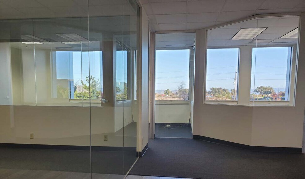 More Photos Of 21 Tamal Vista Blvd, Corte Madera Medical For Lease