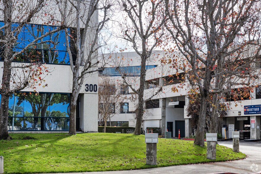 More Photos Of 300 Corporate Pointe, Culver City Office For Lease