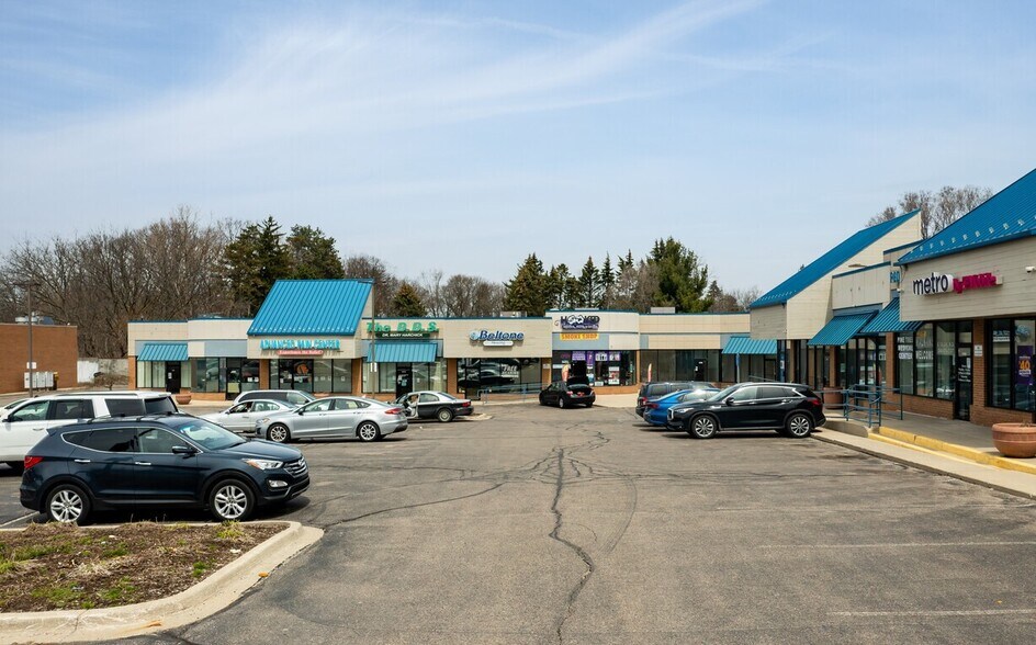 More Photos Of 4174-4246 Pontiac Lake Rd, Waterford Unknown For Lease