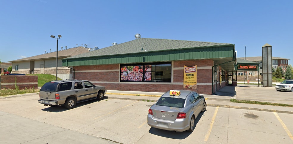 More Photos Of 1910 N 168th St, Omaha General Retail For Lease