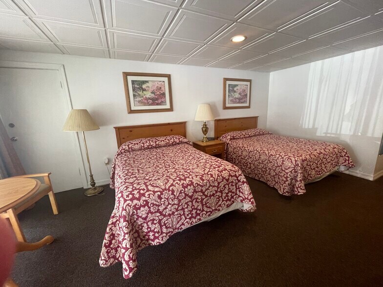More Photos Of 11979 William Penn Hwy, Huntingdon Hotel For Sale