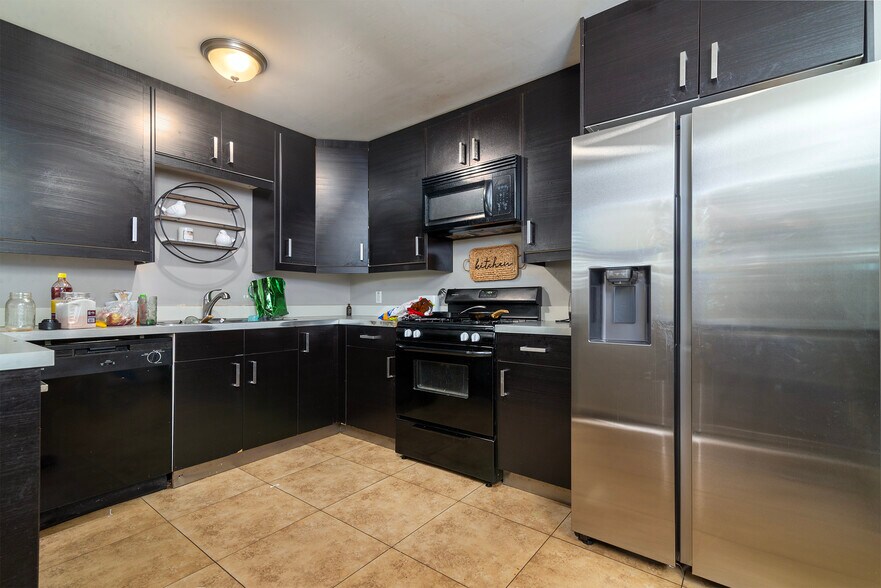 More Photos Of 822 E Montecito Ave, Phoenix Apartments For Sale