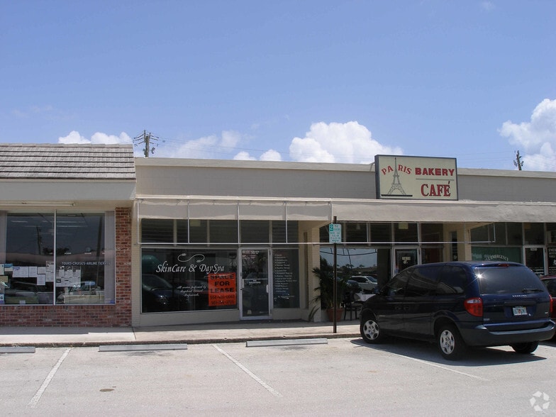 More Photos Of 1617-1621 SE 3rd Ct, Deerfield Beach Freestanding For Lease
