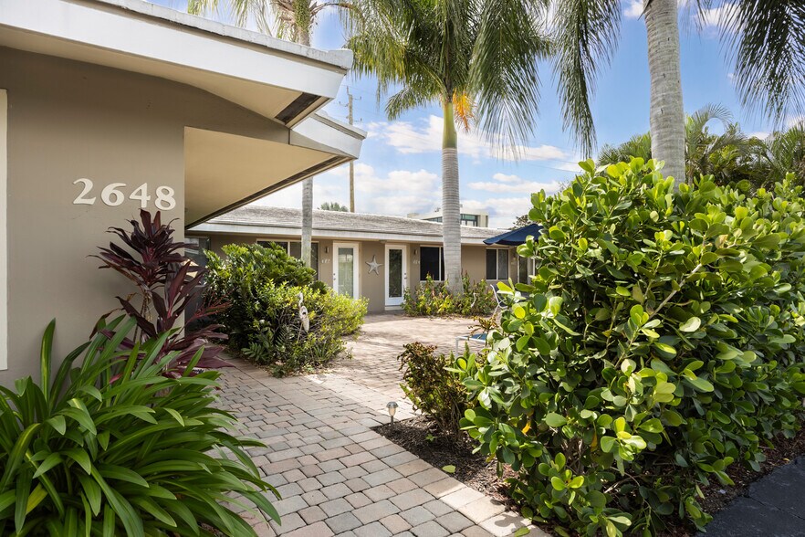 More Photos Of 2648 NE 32nd St, Fort Lauderdale Hotel For Sale