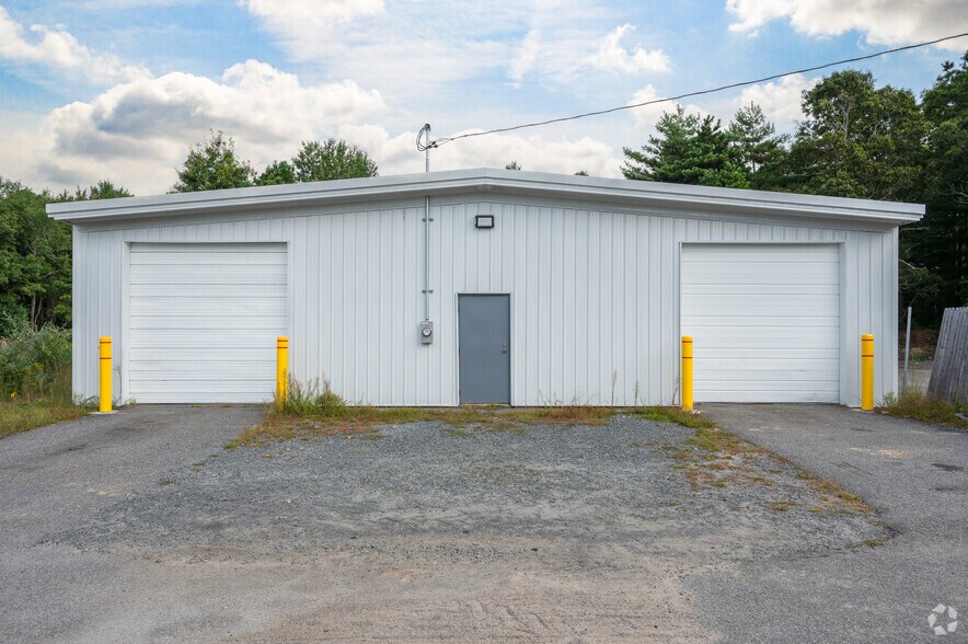 More Photos Of 53 Portside Dr, Bourne Unknown For Lease