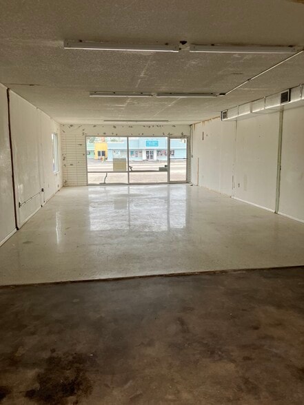 More Photos Of 12710 Mcgregor Blvd, Fort Myers Storefront For Lease
