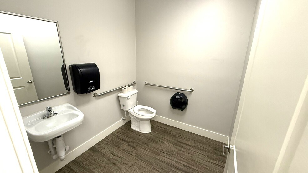 More Photos Of 2599 W Success Way, Emmett Office Residential For Lease