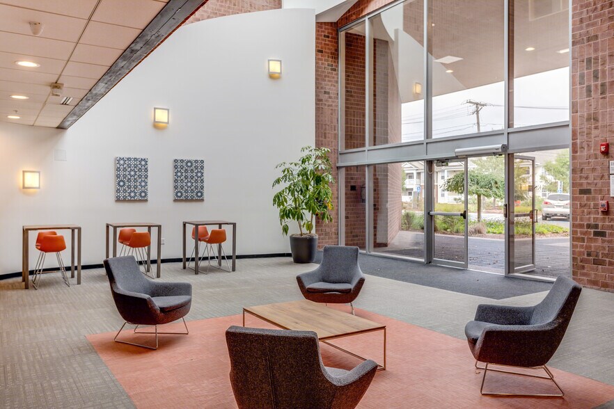 More Photos Of 333 Elm St, Dedham Medical For Lease