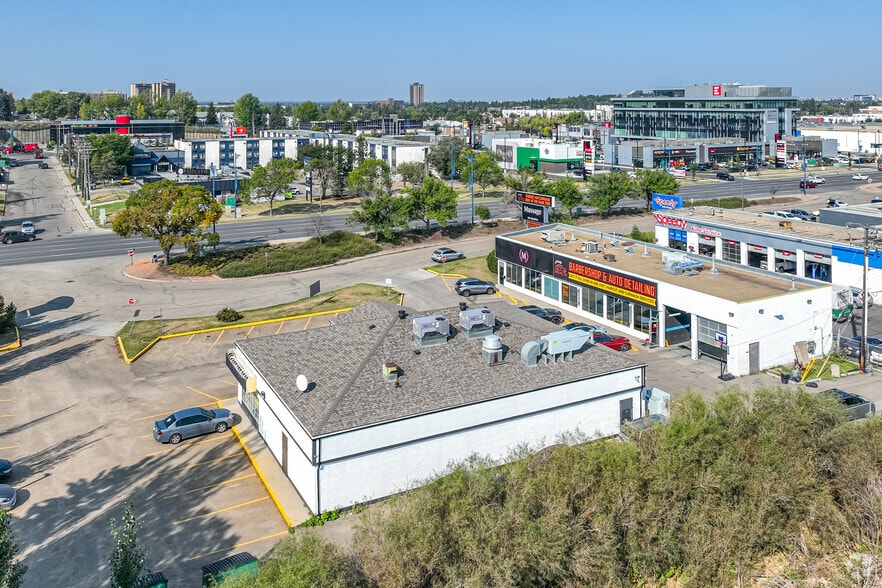 More Photos Of 4503 Gateway Blvd NW, Edmonton Restaurant For Lease