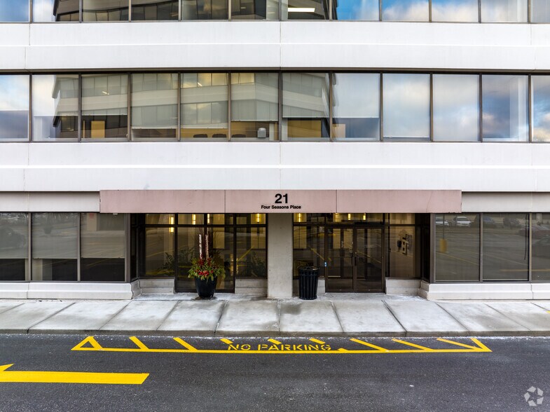 More Photos Of 21 Four Seasons Pl, Toronto Office For Lease