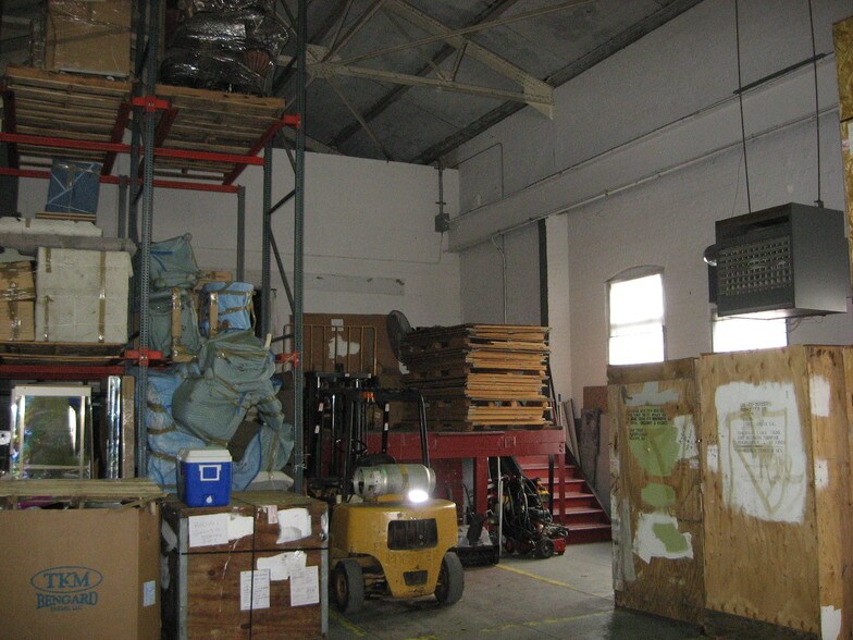 More Photos Of 920 Broadway, Newark Warehouse For Lease