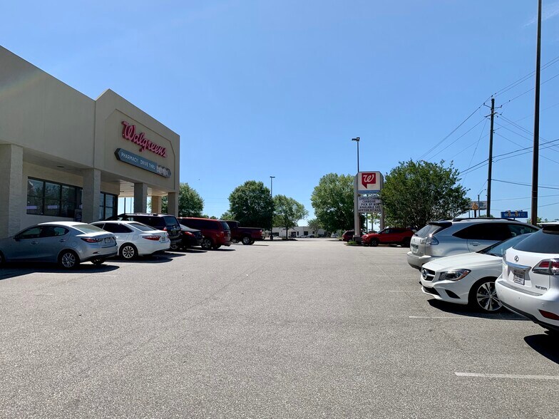 More Photos Of 7880 Moffett Rd, Semmes Unknown For Lease