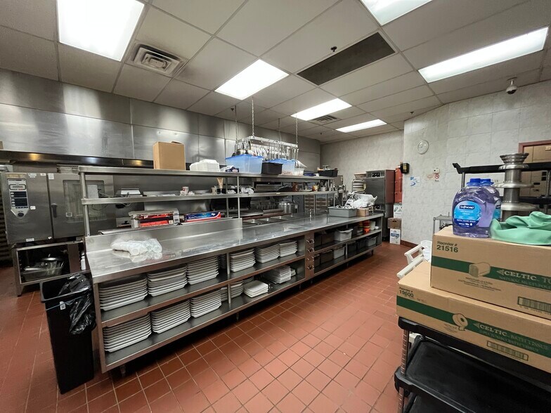 More Photos Of 3237 S Harlem Ave, Berwyn Specialty For Sale