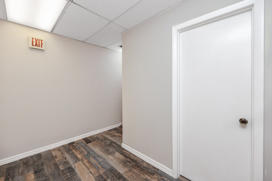 More Photos Of 6449 38th Ave, Saint Petersburg Medical For Lease