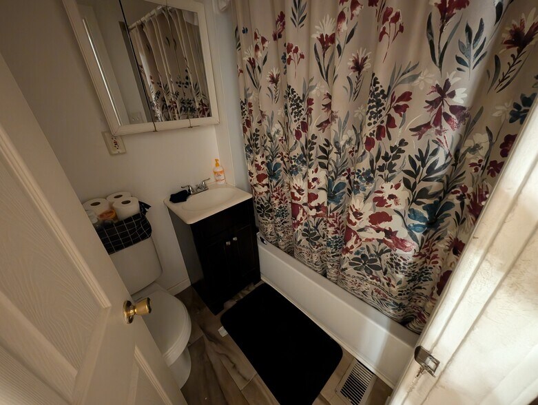 More Photos Of 1407 McCulloh St, Baltimore Apartments For Sale