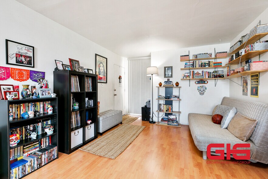 More Photos Of 4121 Marmion Way, Los Angeles Apartments For Sale