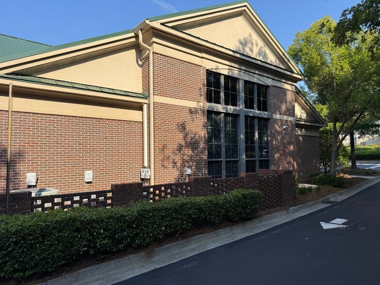 More Photos Of 5960 N Point Pky, Alpharetta Bank For Sale