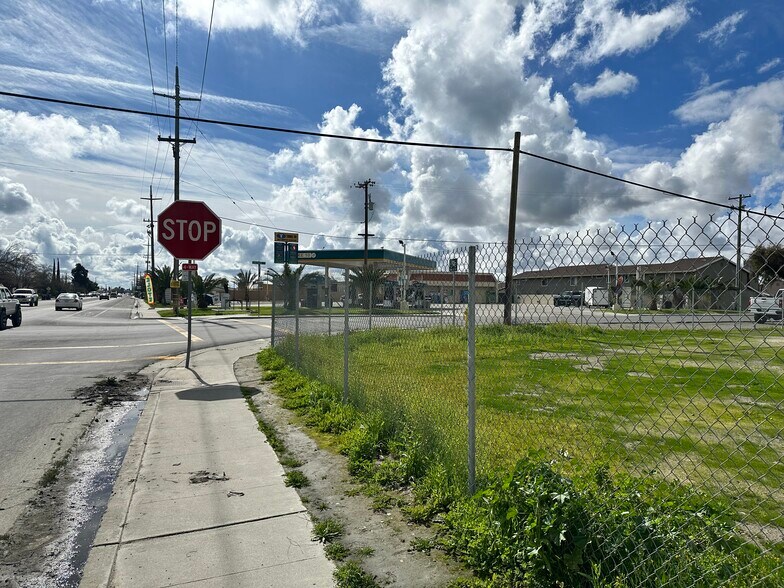 More Photos Of 2000 Sherman Ave, Corcoran Land For Sale