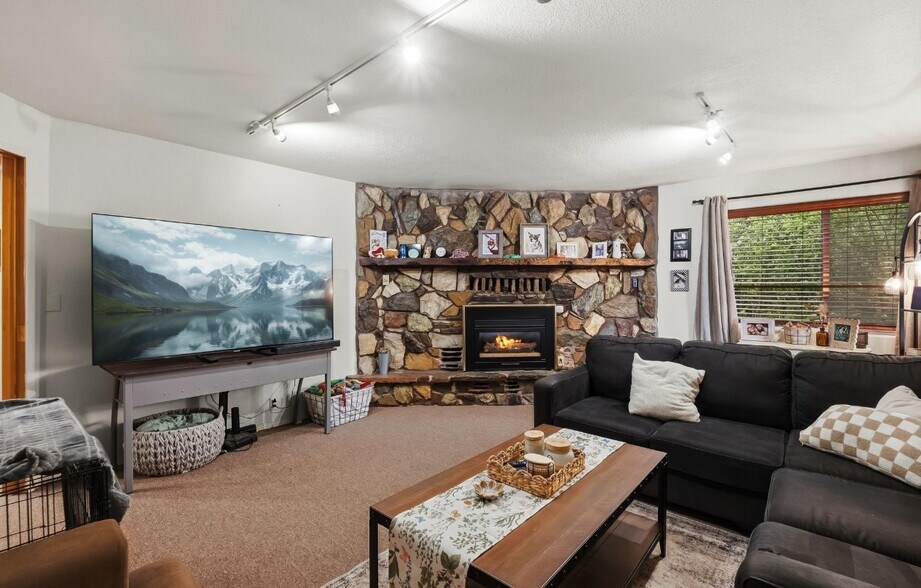 More Photos Of 135 McGhee Rd, Kootenai Flex For Sale