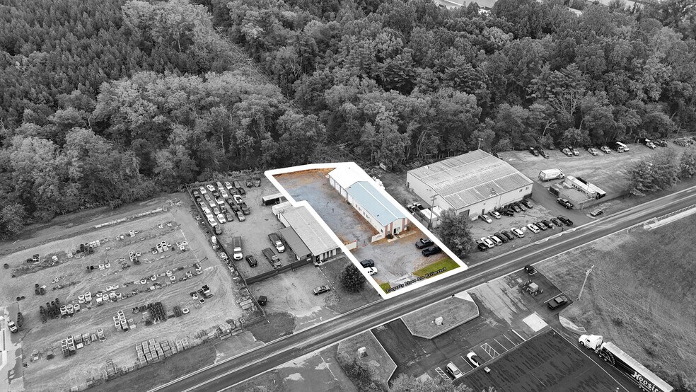 More Photos Of 2950 Industrial Park Dr, Finksburg Service For Lease