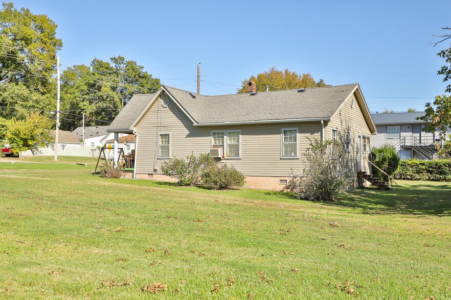 More Photos Of 422 W Jackson St, Union City Apartments For Sale