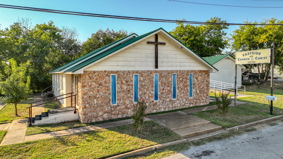 Primary Photo Of 108 S Line St, Weatherford Religious Facility For Sale