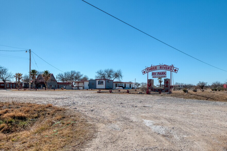 More Photos Of 9685 US 90 hwy, Del Rio Manufactured Housing Mobile Home Park For Sale