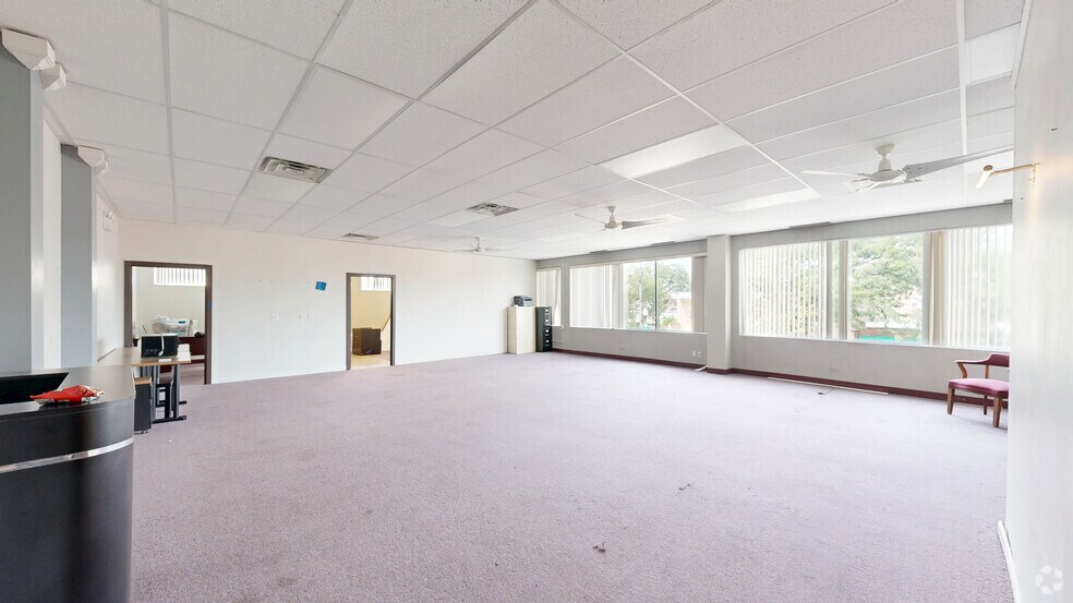 Primary Photo Of 4425 W 63rd St, Chicago Office For Lease