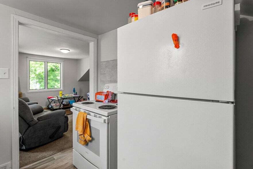 More Photos Of 820 N 6th St, Montevideo Apartments For Sale