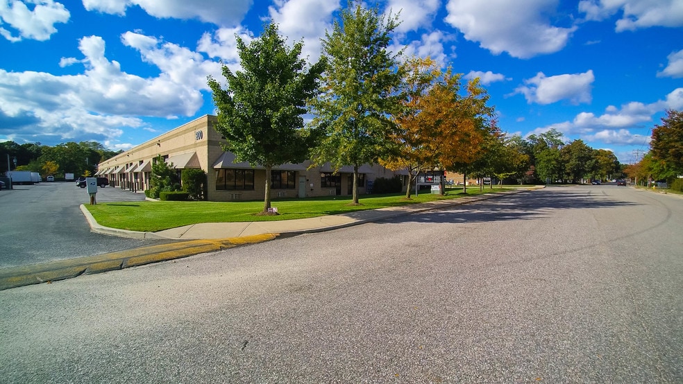 More Photos Of 200 Blydenburgh Rd, Islandia Warehouse For Lease