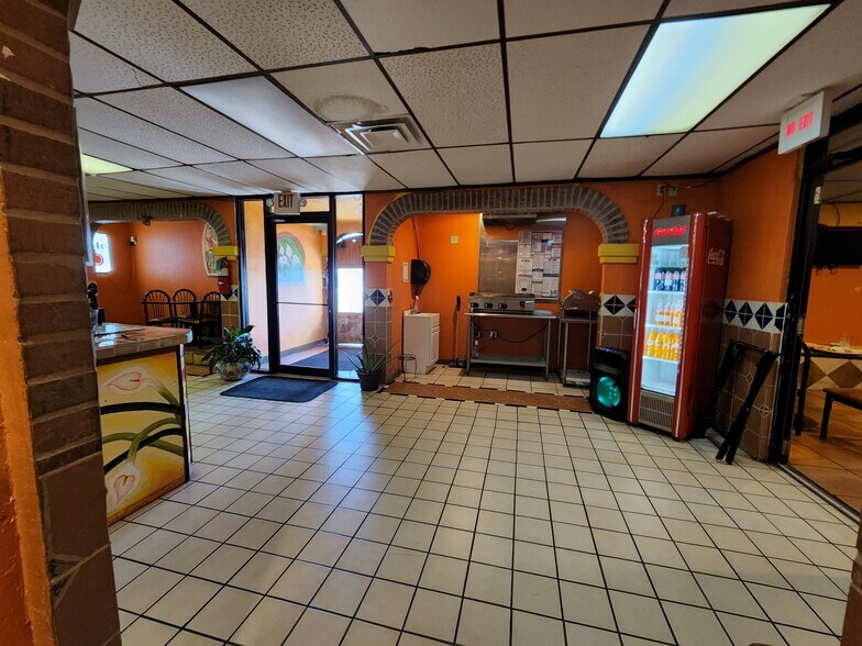 More Photos Of 1221 N Grady St, Altus Restaurant For Sale