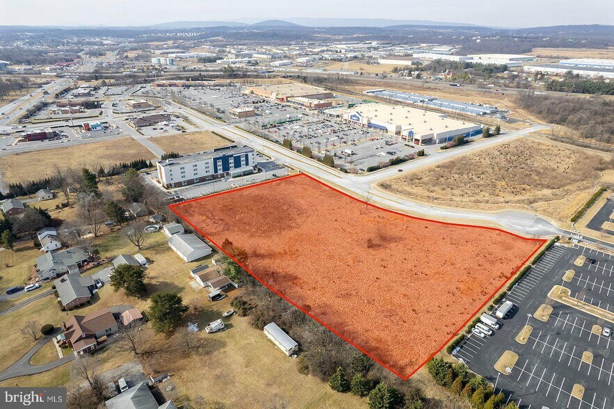 More Photos Of Market, Winchester Land For Sale