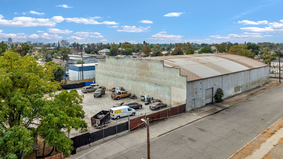 Primary Photo Of 2010 E Tyler Ave, Fresno Warehouse For Lease