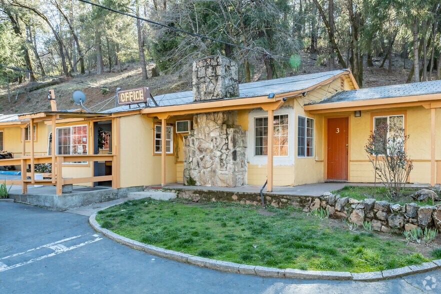 More Photos Of 1676 Broadway, Placerville Hotel For Sale