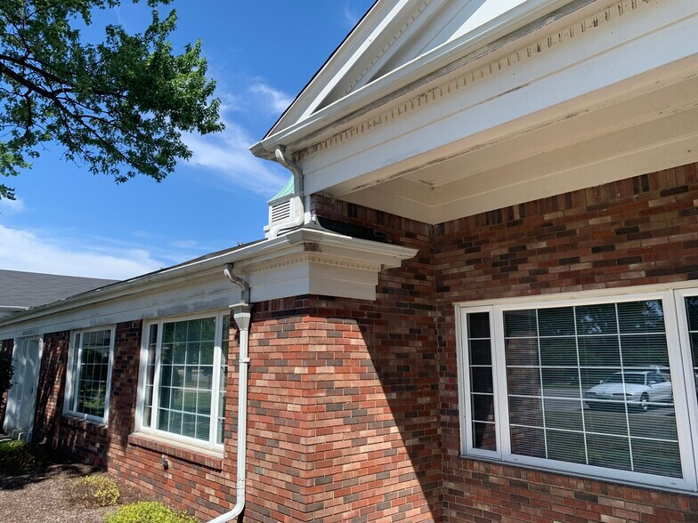 More Photos Of 5800 Monroe St, Sylvania Medical For Sale