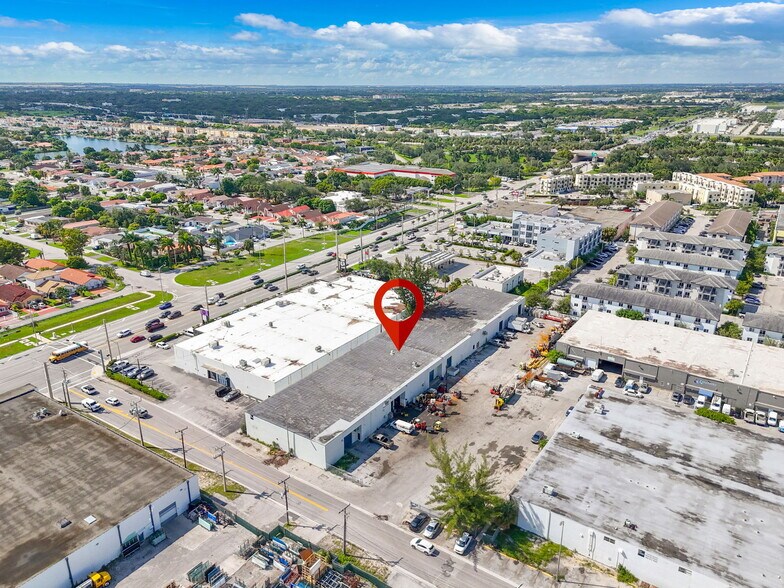 More Photos Of 325-337 W 75th Pl, Hialeah Warehouse For Lease