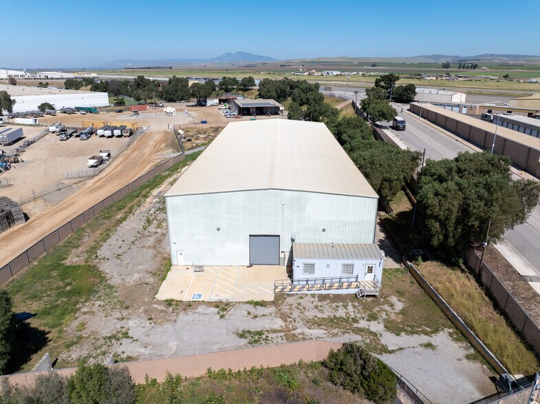 More Photos Of 151-161 Airport Rd, King City Warehouse For Lease