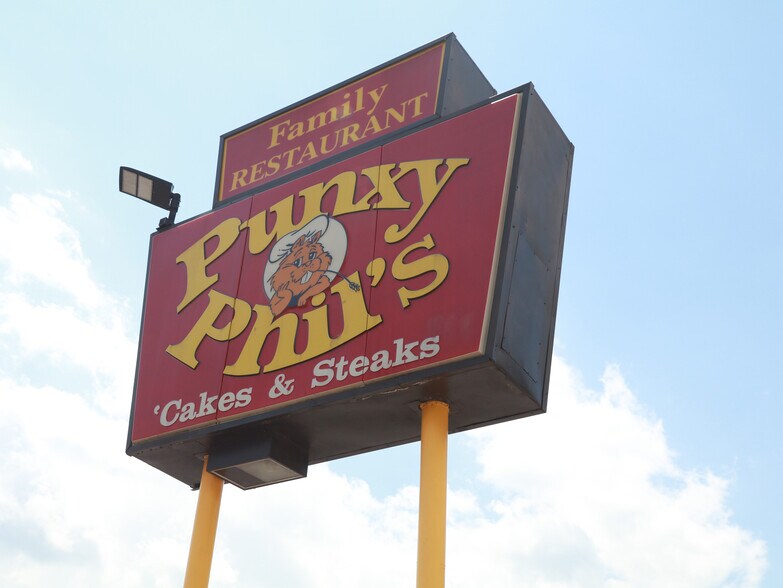 More Photos Of 116 Indiana St, Punxsutawney Restaurant For Sale