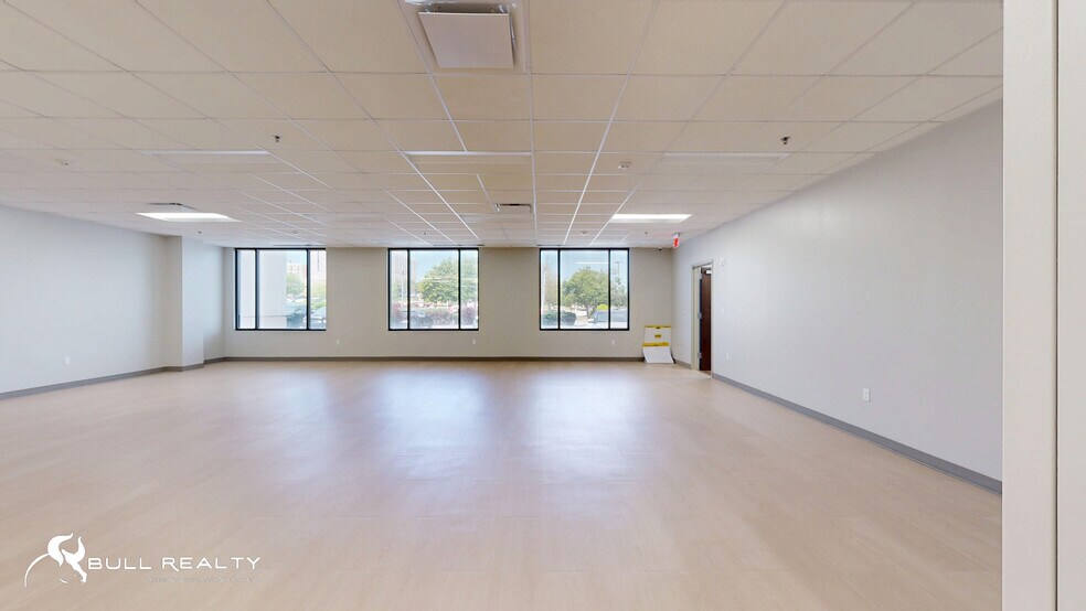 More Photos Of 34 Upper Riverdale Rd, Riverdale Medical For Lease