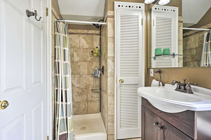 More Photos Of 106 Bowman Rd, Wisconsin Dells Hospitality For Sale