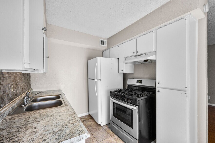 More Photos Of 5317 Junius St, Dallas Apartments For Sale