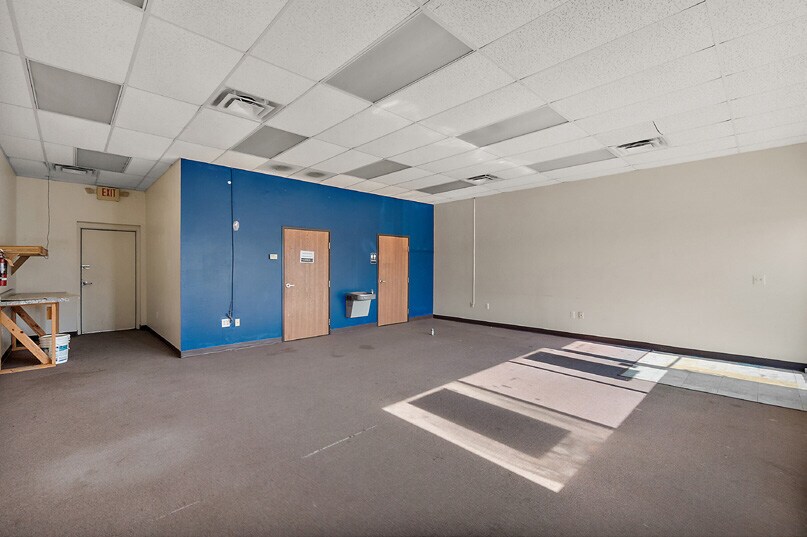 More Photos Of 509-533 10th St, Port Huron Storefront For Lease
