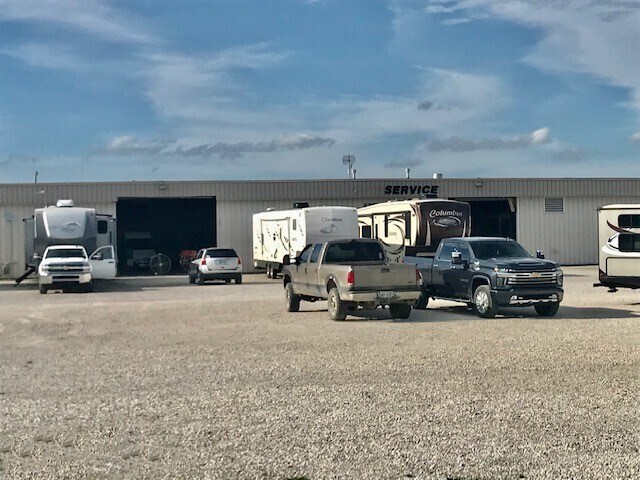 More Photos Of 2515 E Logan St, Ottawa Warehouse For Lease