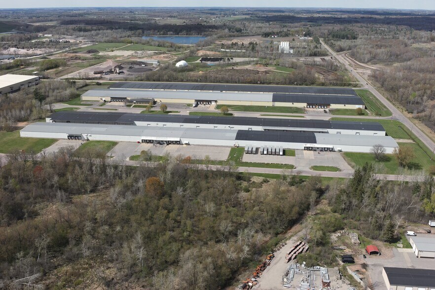 More Photos Of 1940 Jefferson St, Wisconsin Rapids Distribution For Sale