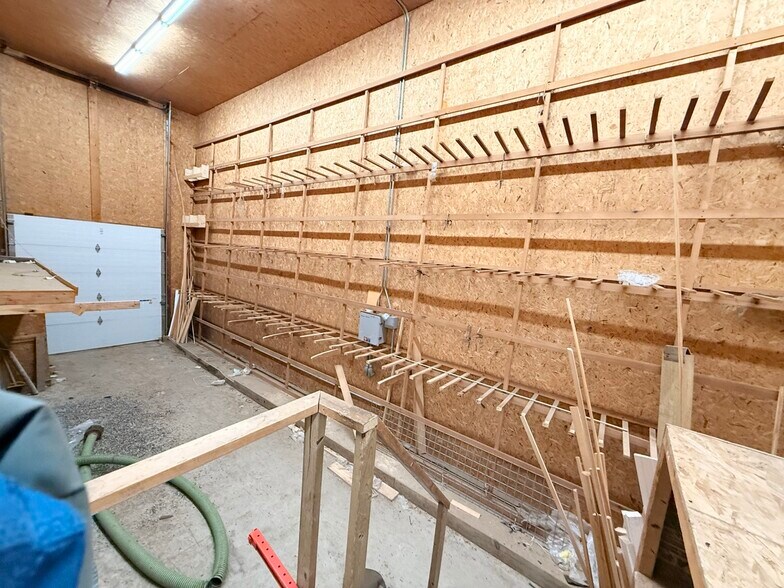 More Photos Of 13080 Cambridge Springs Rd, Edinboro Freestanding For Sale