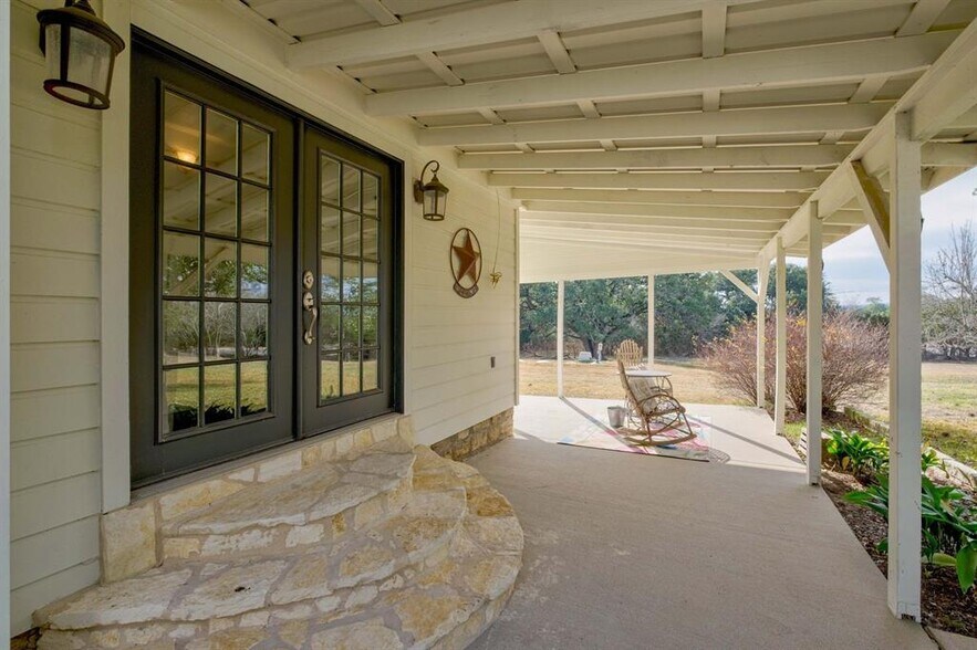 More Photos Of 22100 FM 150 W, Driftwood Office For Sale