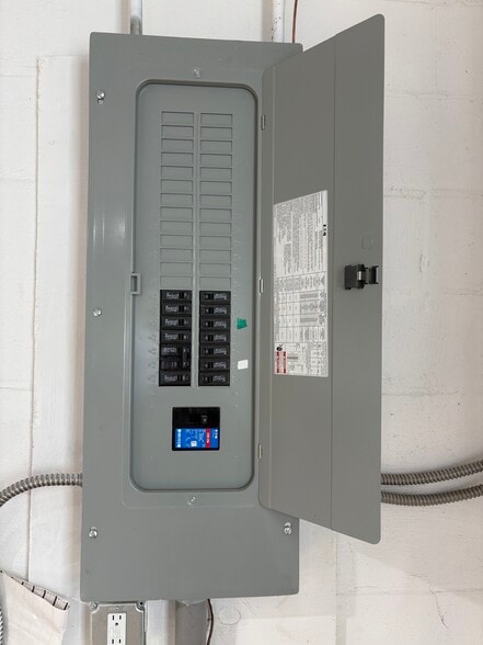 More Photos Of 19200 Miles Rd, Warrensville Heights Flex For Sale