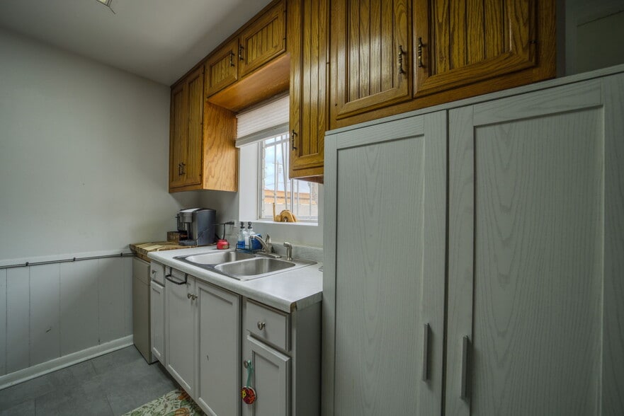 More Photos Of 5201 S Highway 95, Fort Mohave Storefront Retail Office For Sale