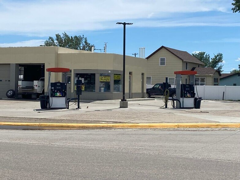 More Photos Of 4 6th St, Culbertson Auto Repair For Sale